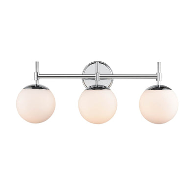 Luminaire de salle de bain à 3 lampes 929 Lighting, disponible en plusieurs finitions et avec abat-jour en verre opale.