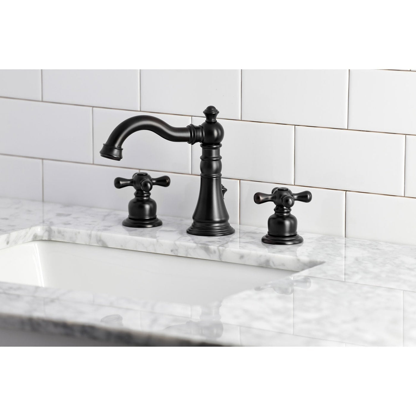 Robinet de salle de bain American Classic 8 po à large entraxe