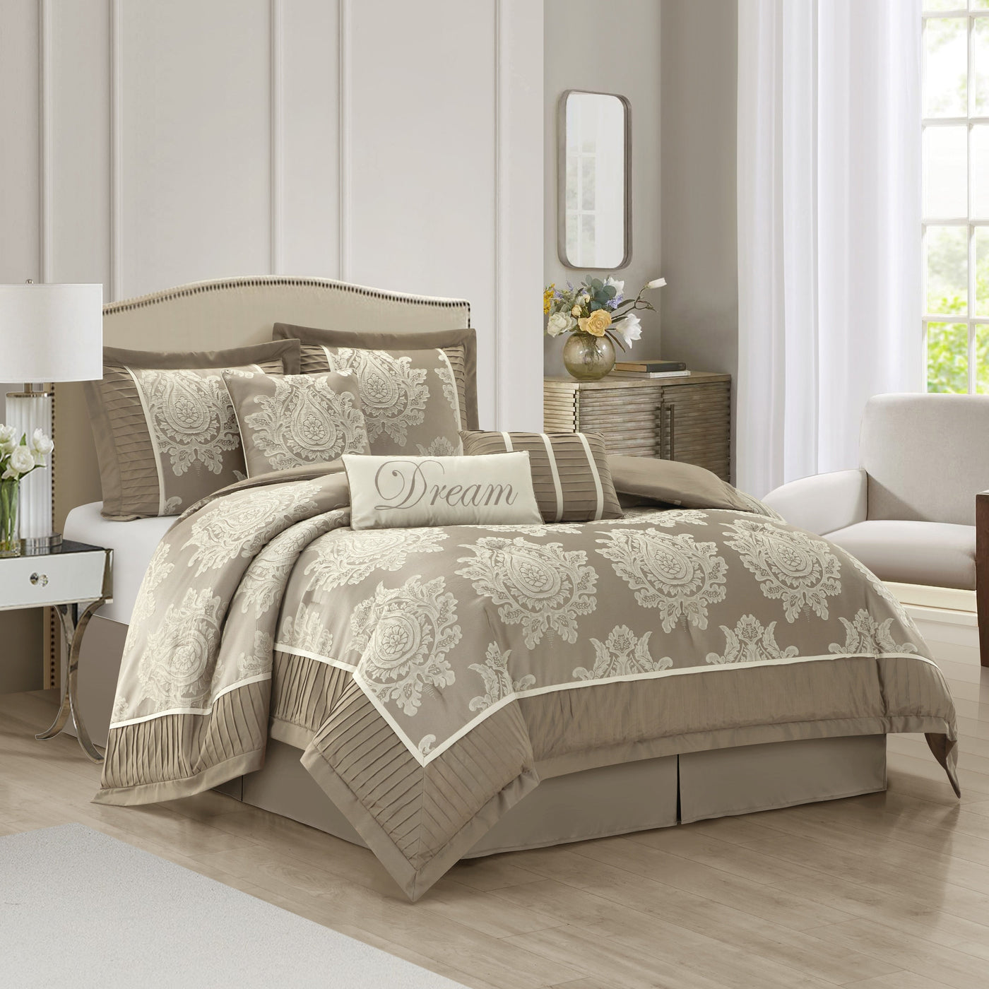 Ensemble de couette traditionnelle damassée Nanshing Tiana 7 pièces