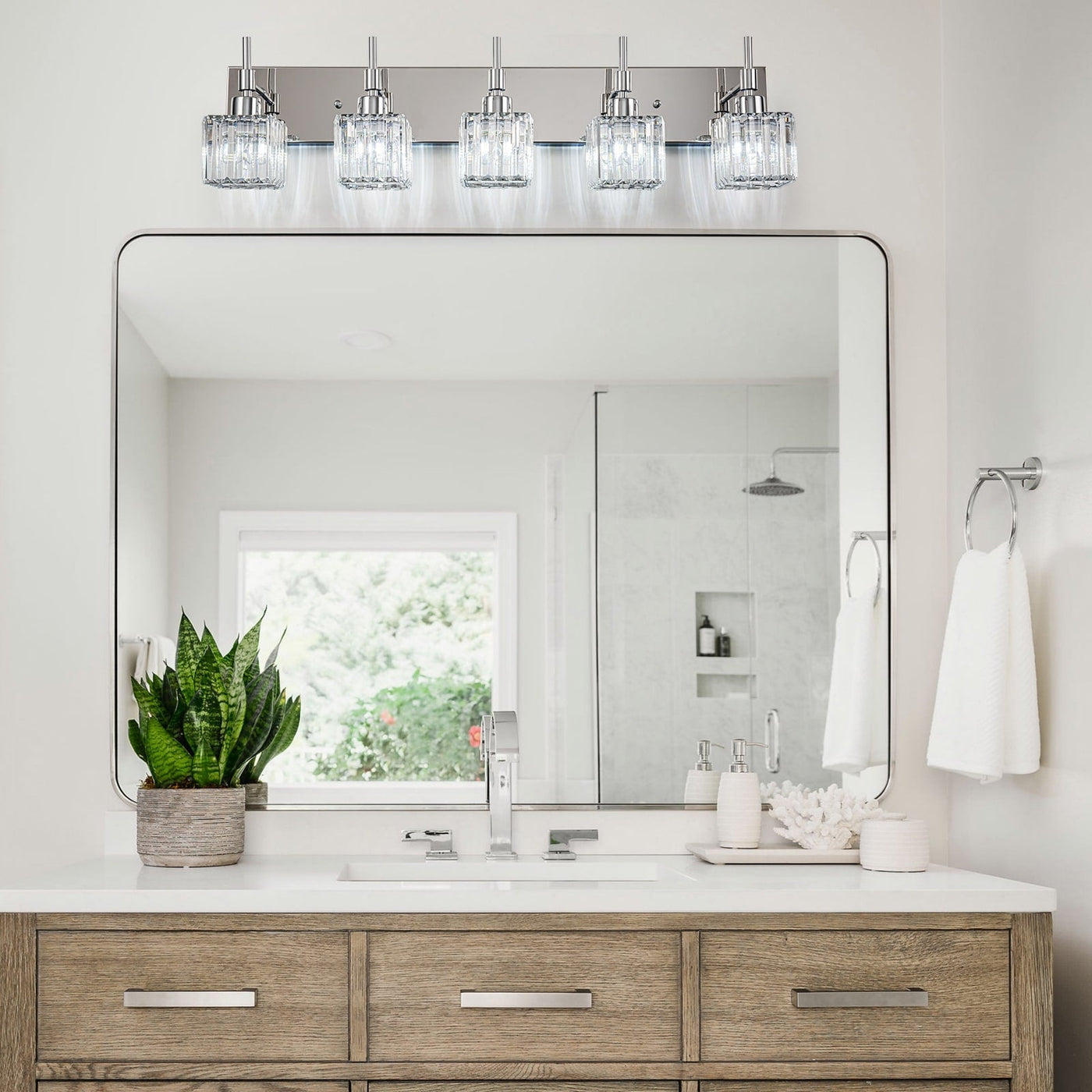 Luminaires de salle de bain en cristal à intensité variable Ora Modern sur miroir Glam Vanity Lights