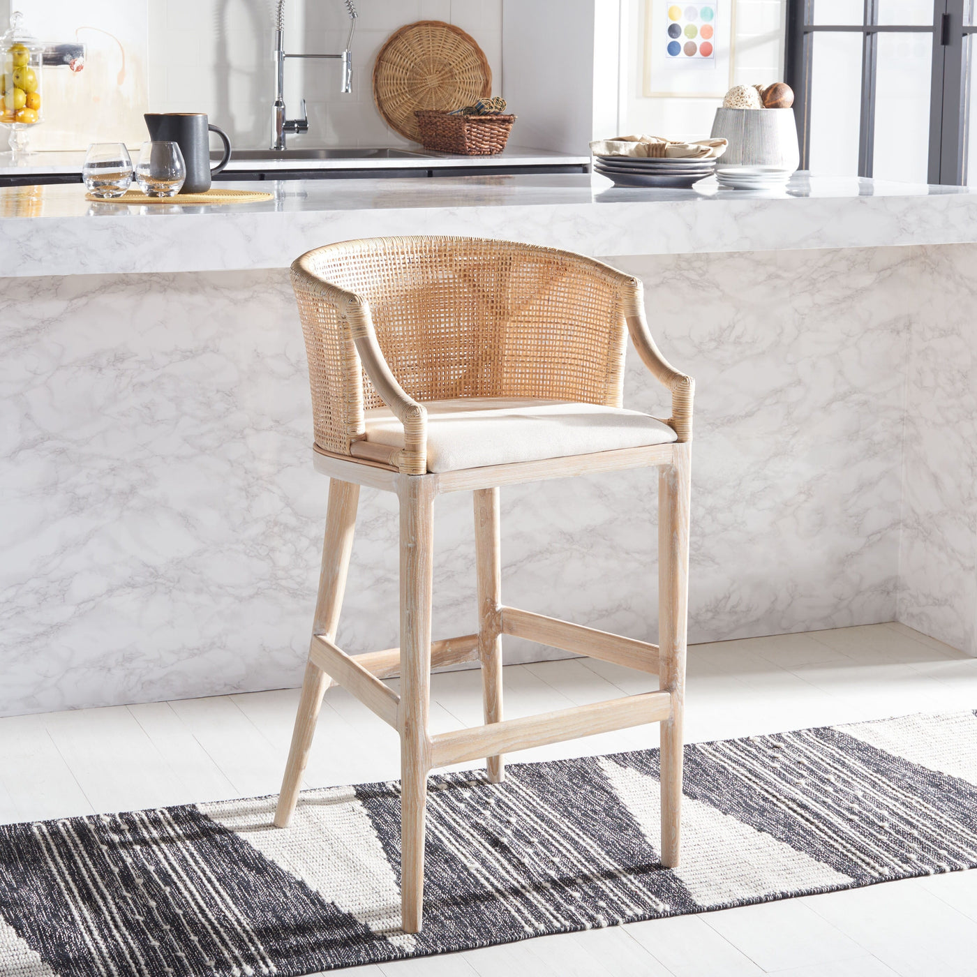 Tabouret de bar en rotin SAFAVIEH Virona de 76 cm (22,3 po l x 20,5 po l x 39 po H)