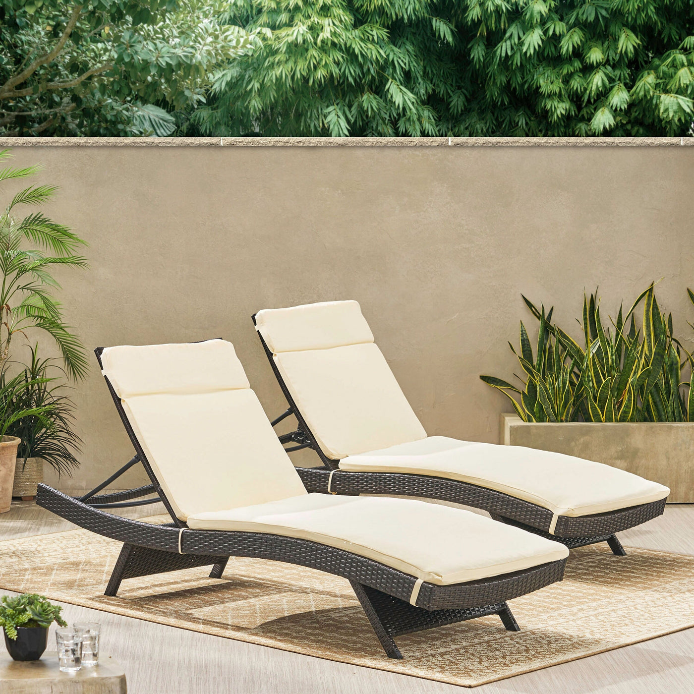 Ensemble de coussins d'extérieur Salem pour chaise longue - Coussins uniquement (lot de 2) par Christopher Knight Home - 79,25 L x 27,50 l x 1,50 H